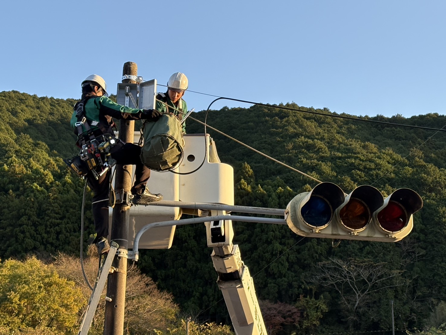 雷害に依る交通信号機の取替工事（宿毛自動車学校） 施工写真2